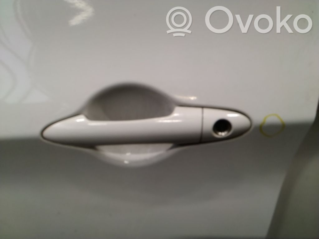 Manecilla externa puerta delantera   826521Y030