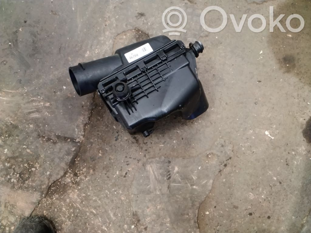 Opel Karl Air filter box 