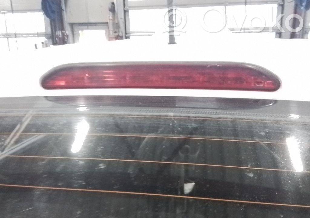 KIA Picanto Third/center stoplight 