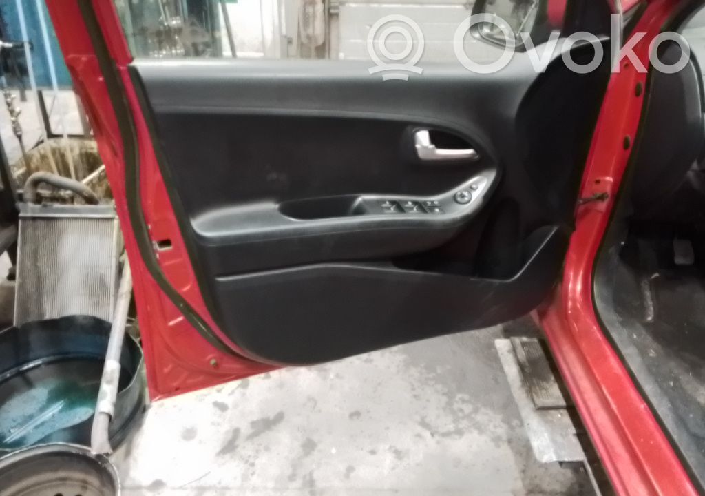 KIA Picanto Apšuvums aizmugurējām durvīm 