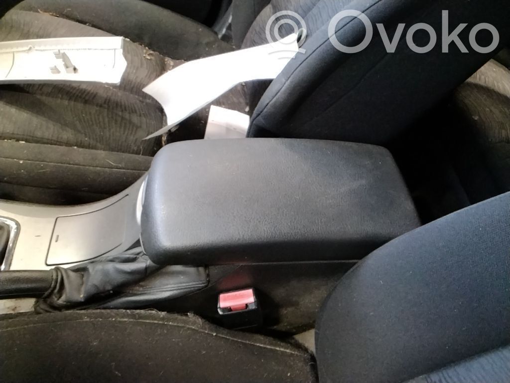 Armrest   7589E9