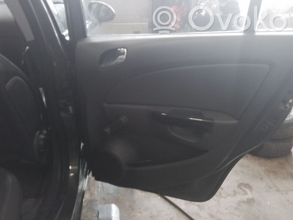 Apšuvums aizmugurējām durvīm   13233645