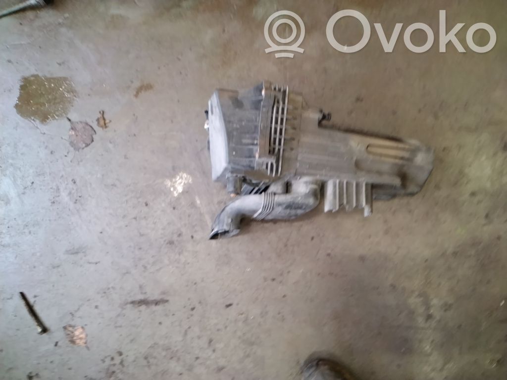 Air filter box   2097415