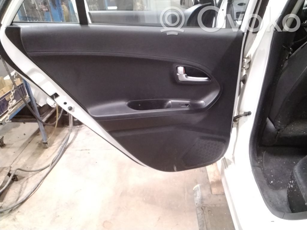KIA Picanto Apšuvums aizmugurējām durvīm 