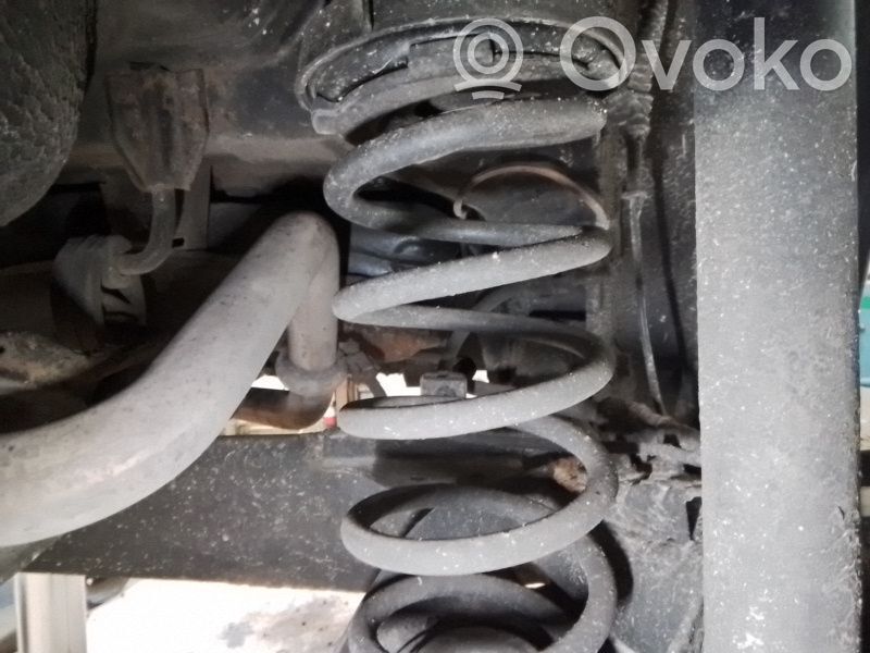 Rear coil spring   553301Y200