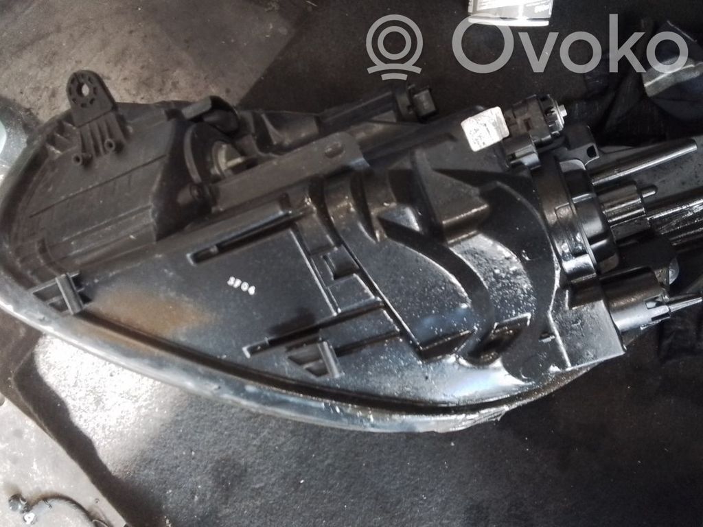 Scheinwerfer   921021Y011