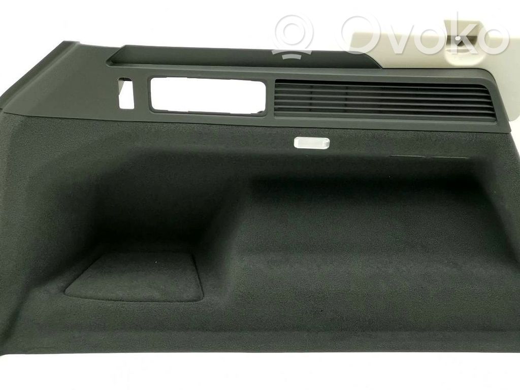 Volkswagen Touareg III Boczek / Tapicerka / bagażnika 