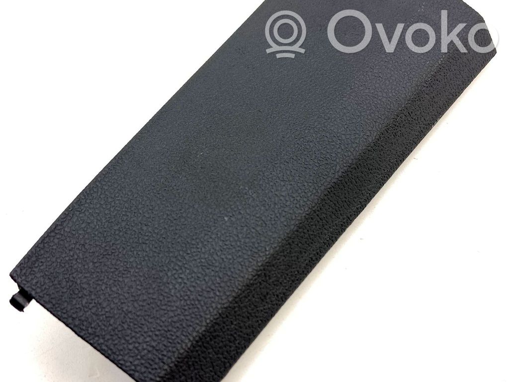 Ford Kuga I Moldura del extremo lateral de panel 
