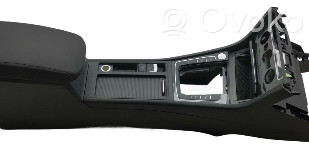 Volkswagen Golf VII Center console 