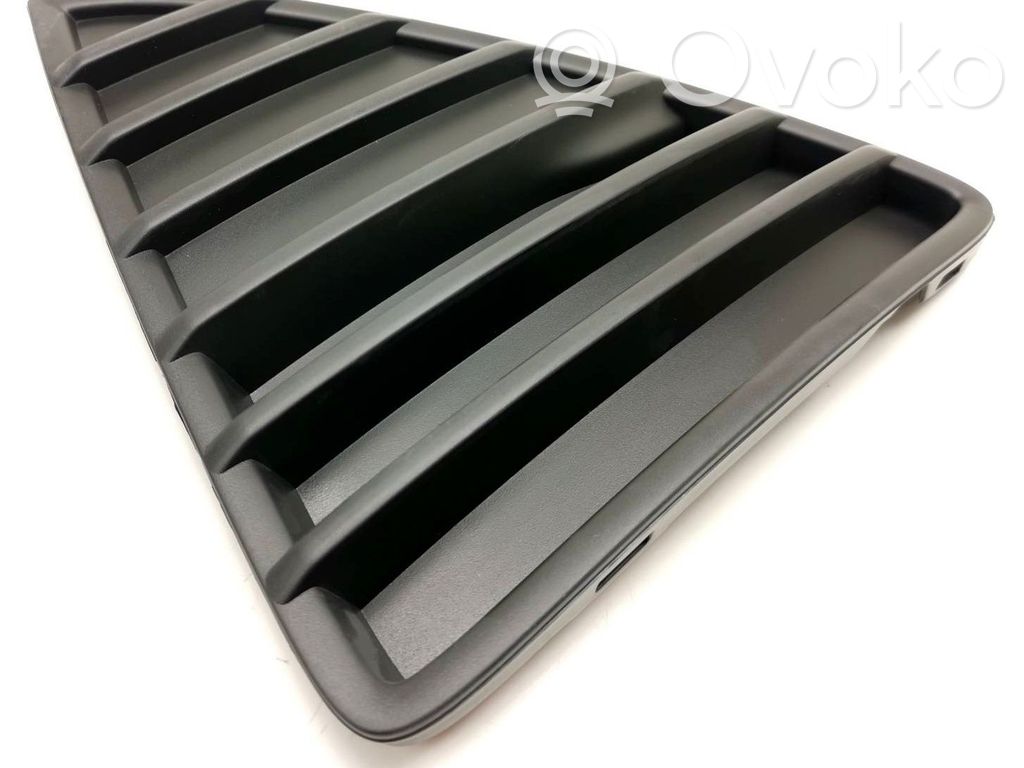 Ford Focus Front bumper lower grill 