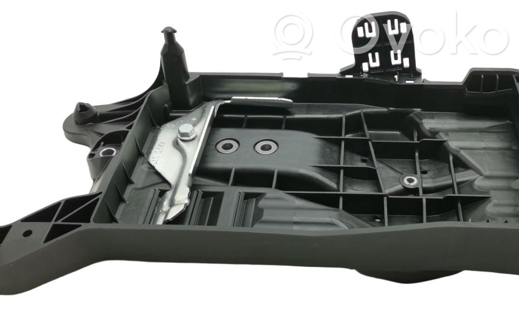 Volkswagen Tiguan Akkulaatikon alusta 
