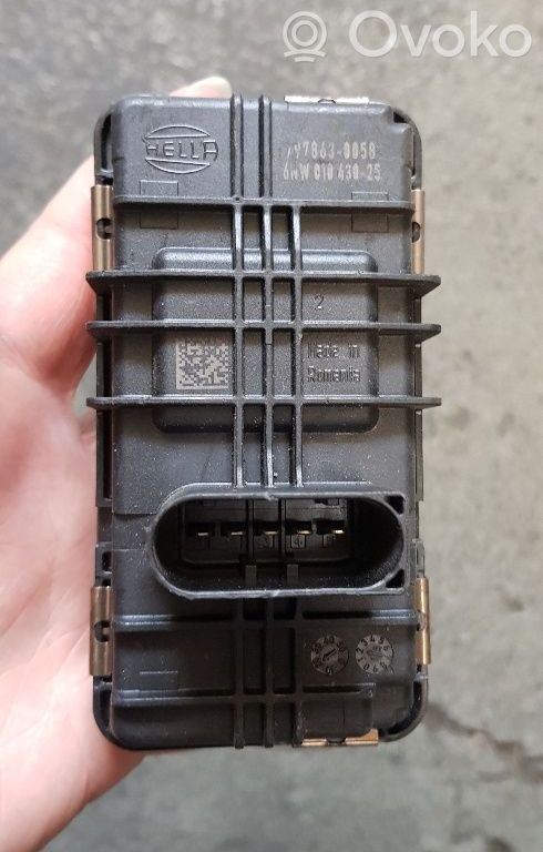 BMW 1 E82 E88 Włącznik elektromagnetyczny rozrusznika / Solenoid 