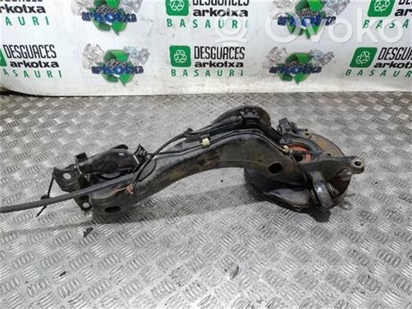 Audi A3 S3 8L Aizmugurē riteņa rumbas vārpstas šarnīrs (stupica, capfa) 