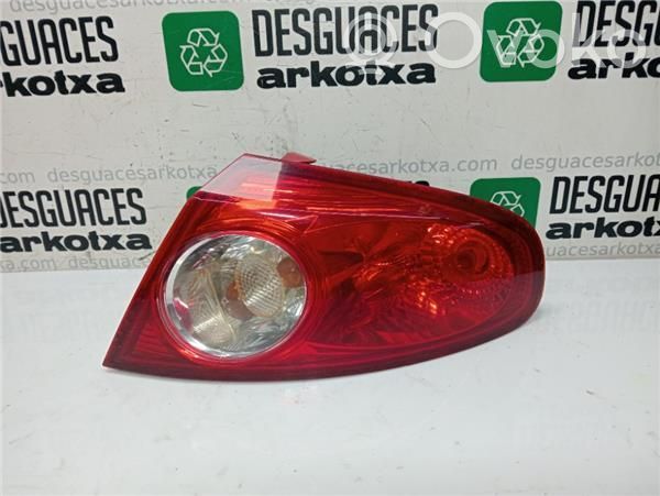 Lámpara de faros/luces traseros
