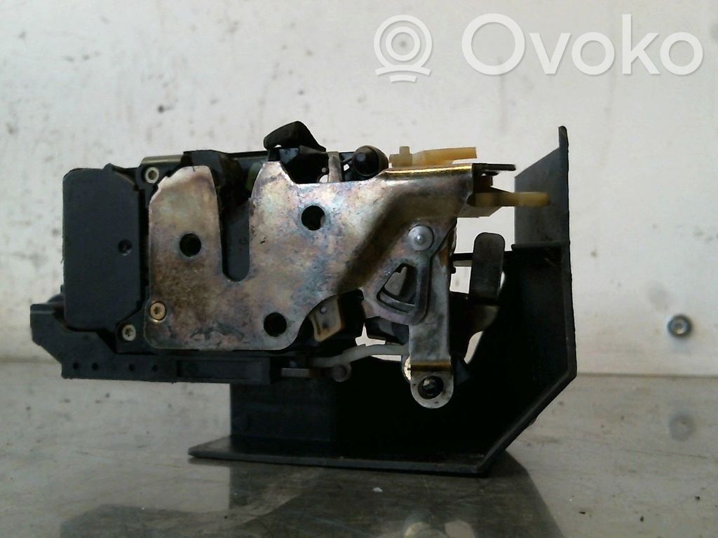 Alfa Romeo 156 Etuoven lukko 