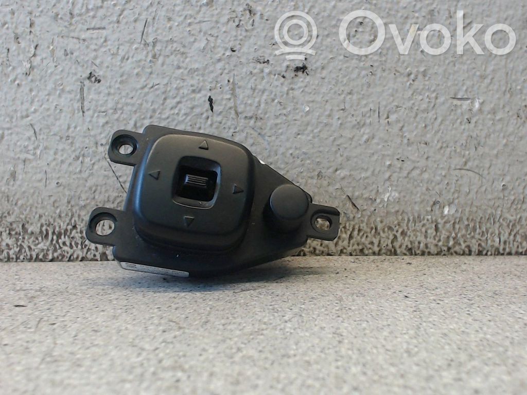 Hazard light switch   DD10664H0