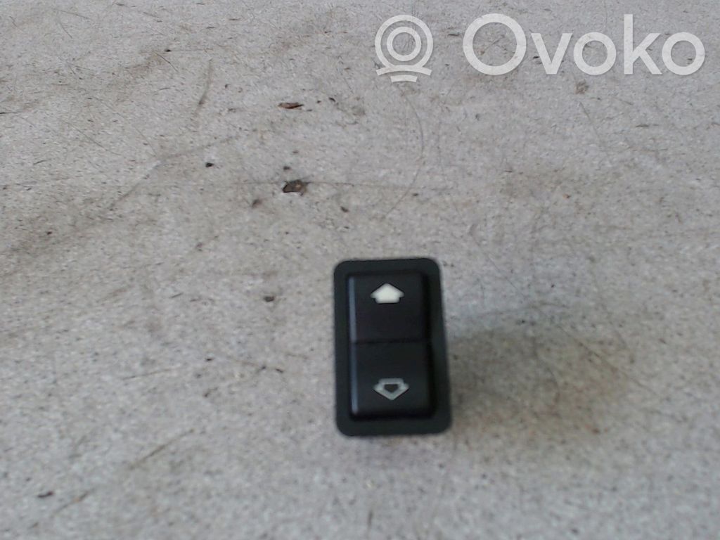 Electric window control switch   61318368974