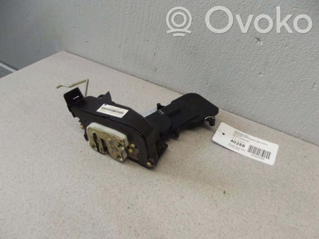 Mazda 2 Front door lock 