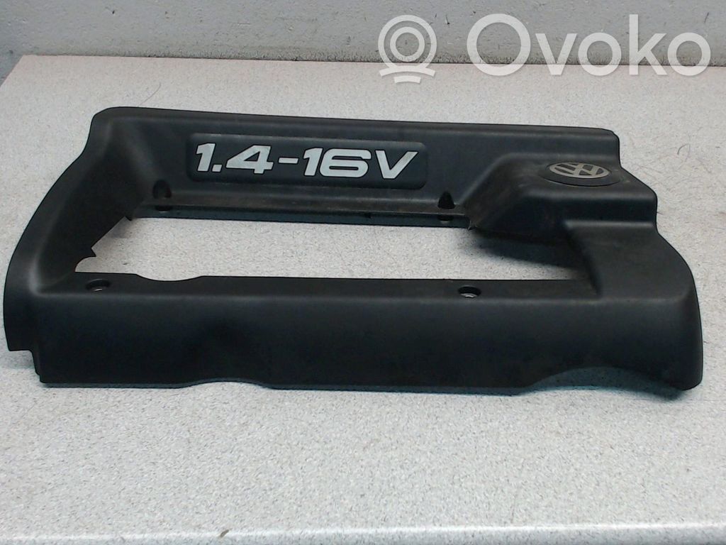 Volkswagen Golf IV Motorabdeckung 