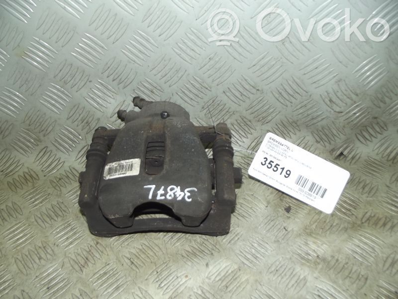 Front brake caliper   4401E0