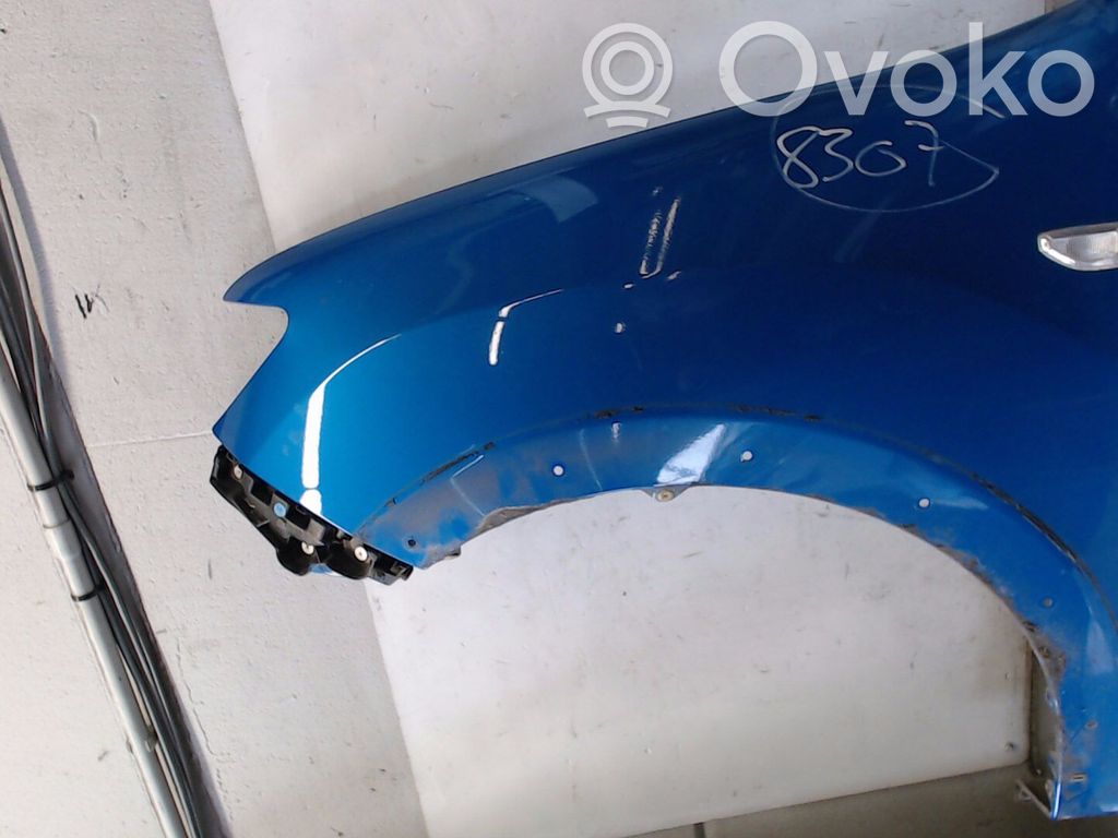 Ford B-MAX Takalokasuojan muotolista 