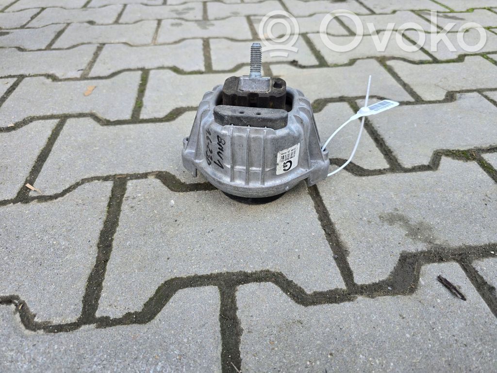 Engine mount bracket   6768800