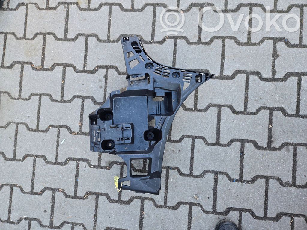 Rear bumper mounting bracket   8739138