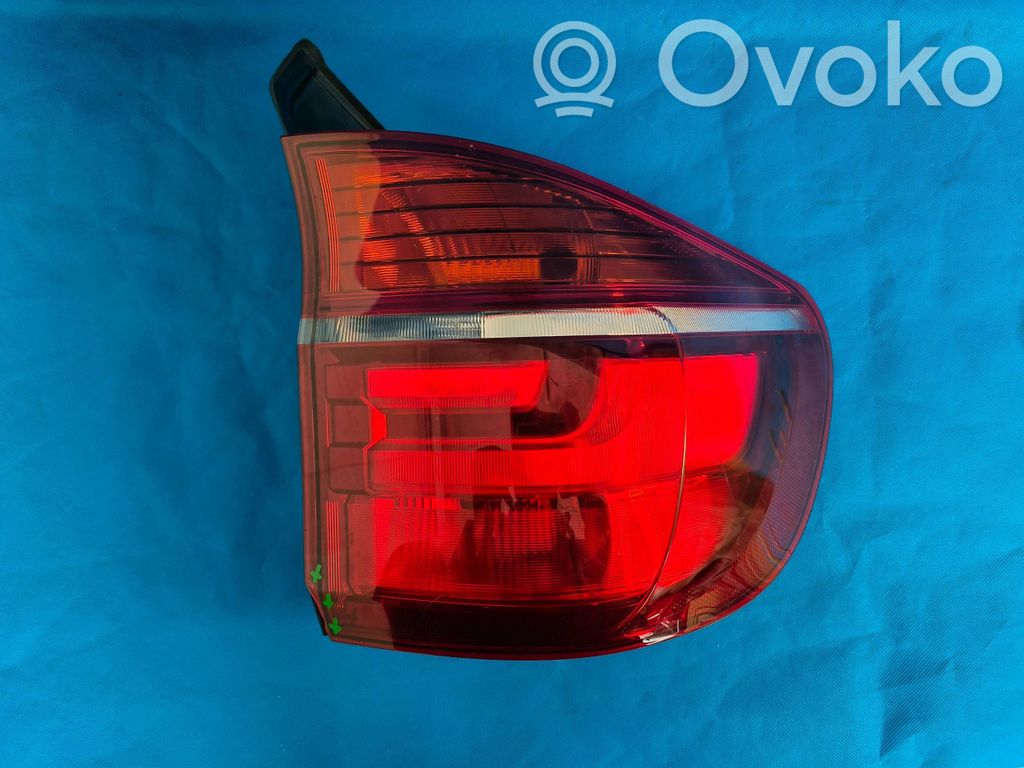 Rear/tail lights   7227790