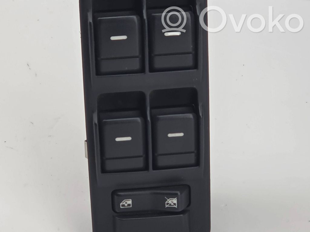 Land Rover Discovery 3 - LR3 Electric window control switch 