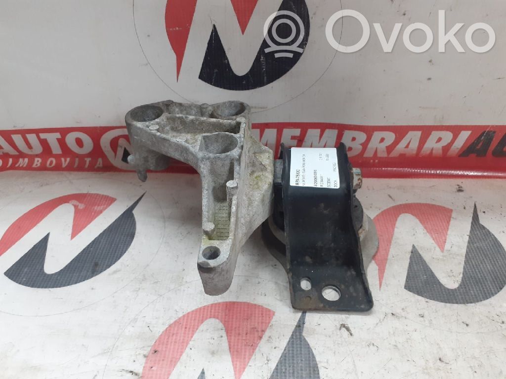 Engine mount bracket   8200690091,REN78800