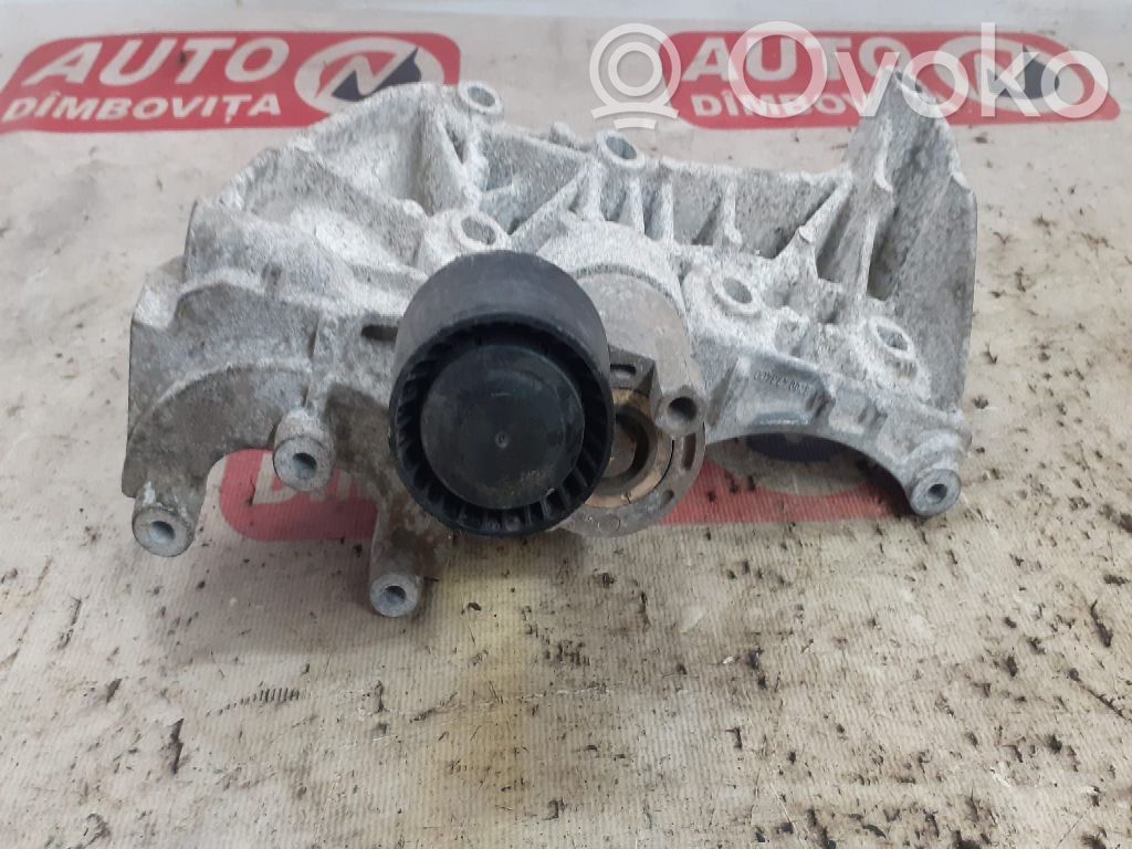 Engine mount bracket   8200473400,DAC82898