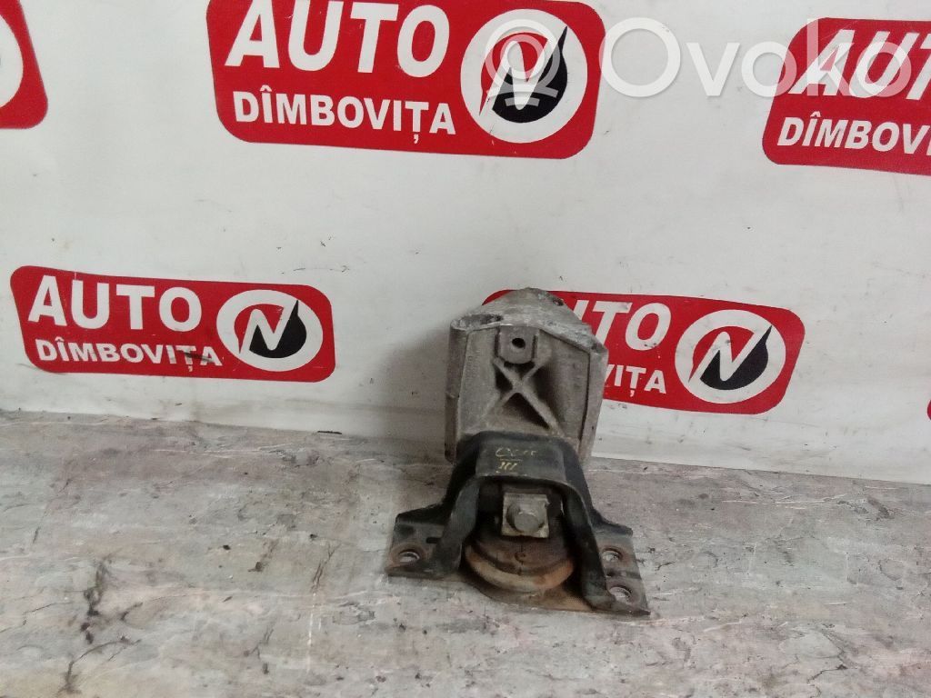 Engine mount bracket   8200477151,REN86164