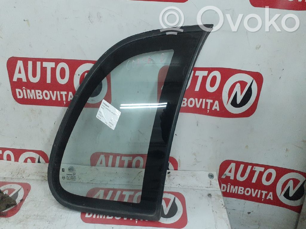 Opel Corsa B Маленькое стекло "A" задних дверей 