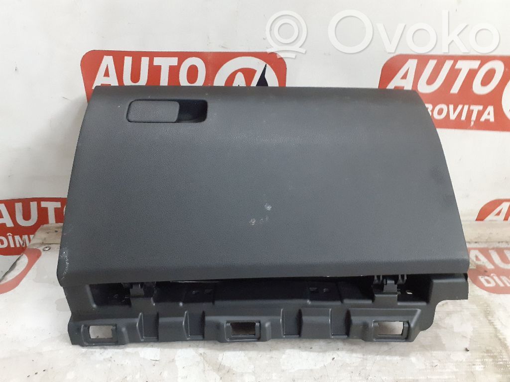 Hyundai i30 Glove box 