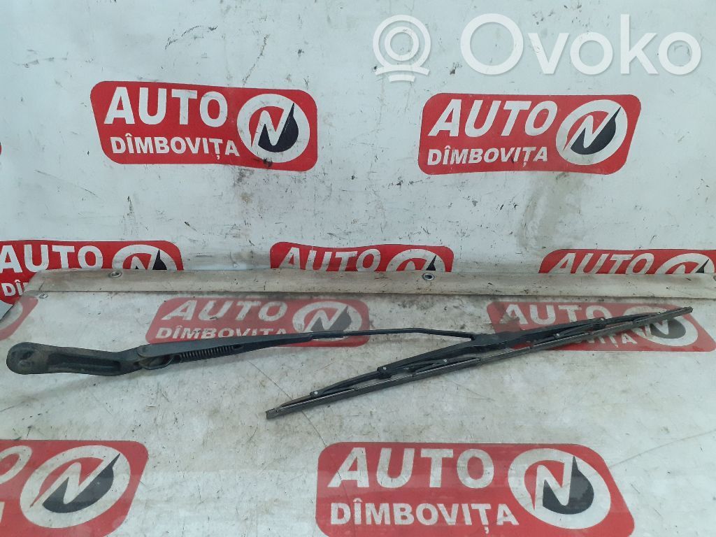 Opel Meriva A Front wiper blade arm 