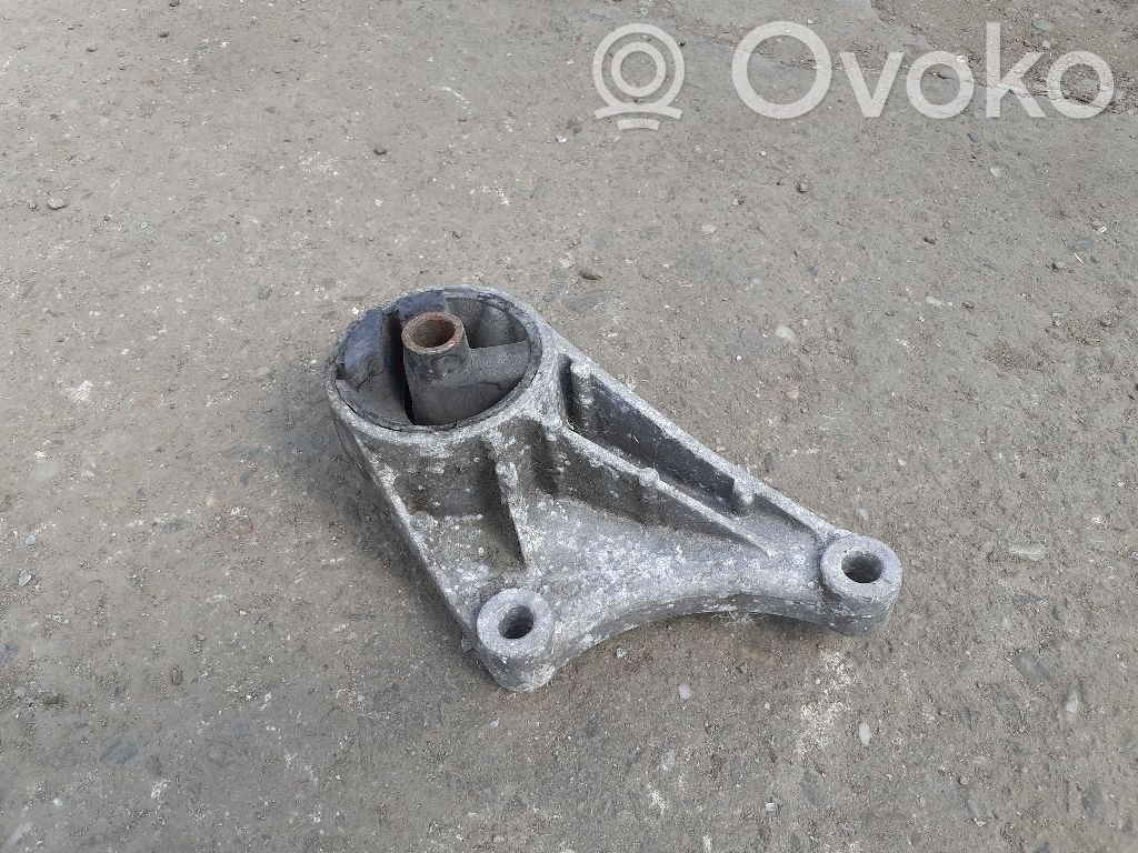 Opel Astra G Engine mount bracket 