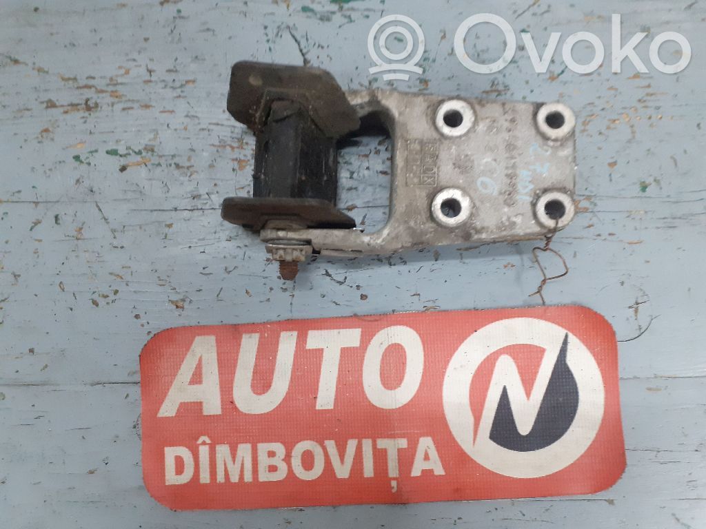 Citroen C6 Engine mount bracket 