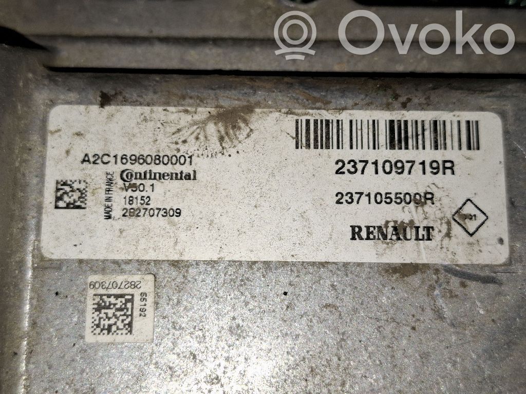Dacia Sandero Engine control unit/module 