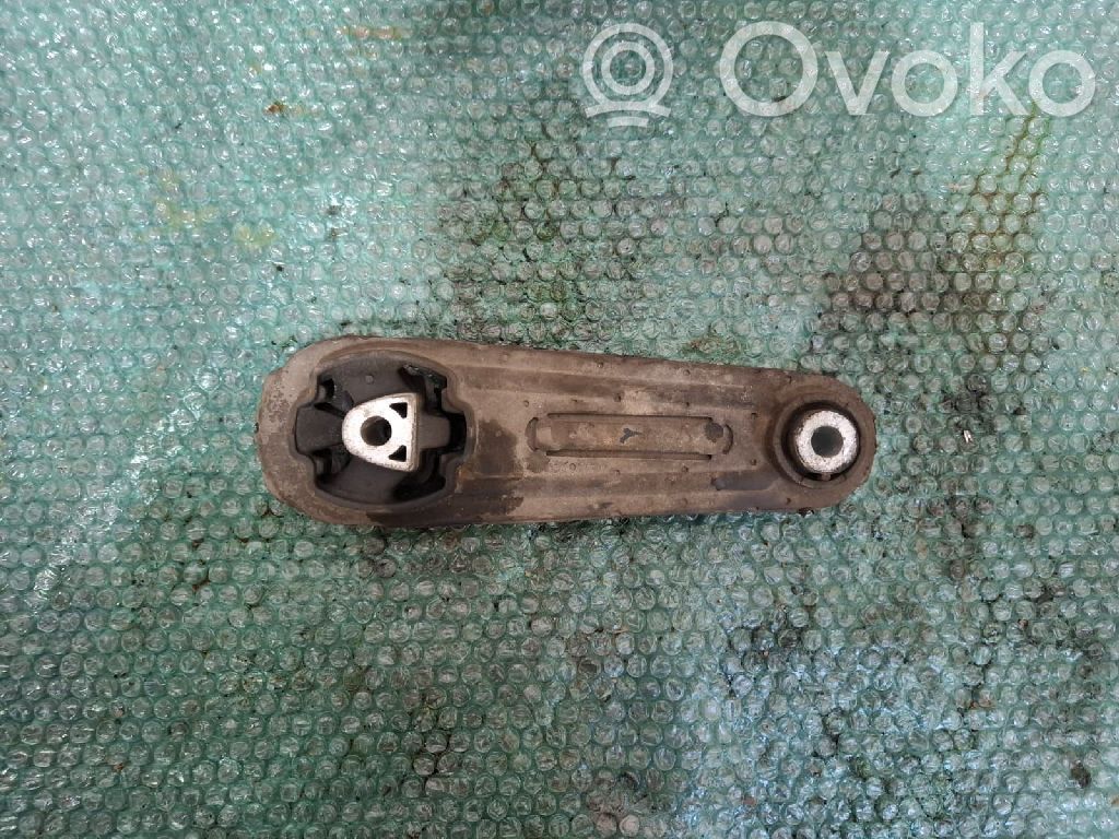 Dacia Logan I Engine mount bracket 