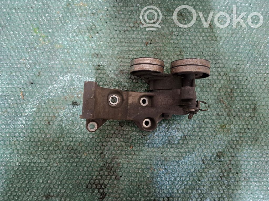 Opel Astra H Engine mount bracket 