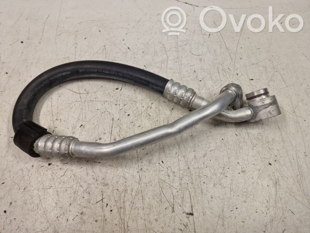 Audi S5 F5 Ilmastointilaitteen putki (A/C) 