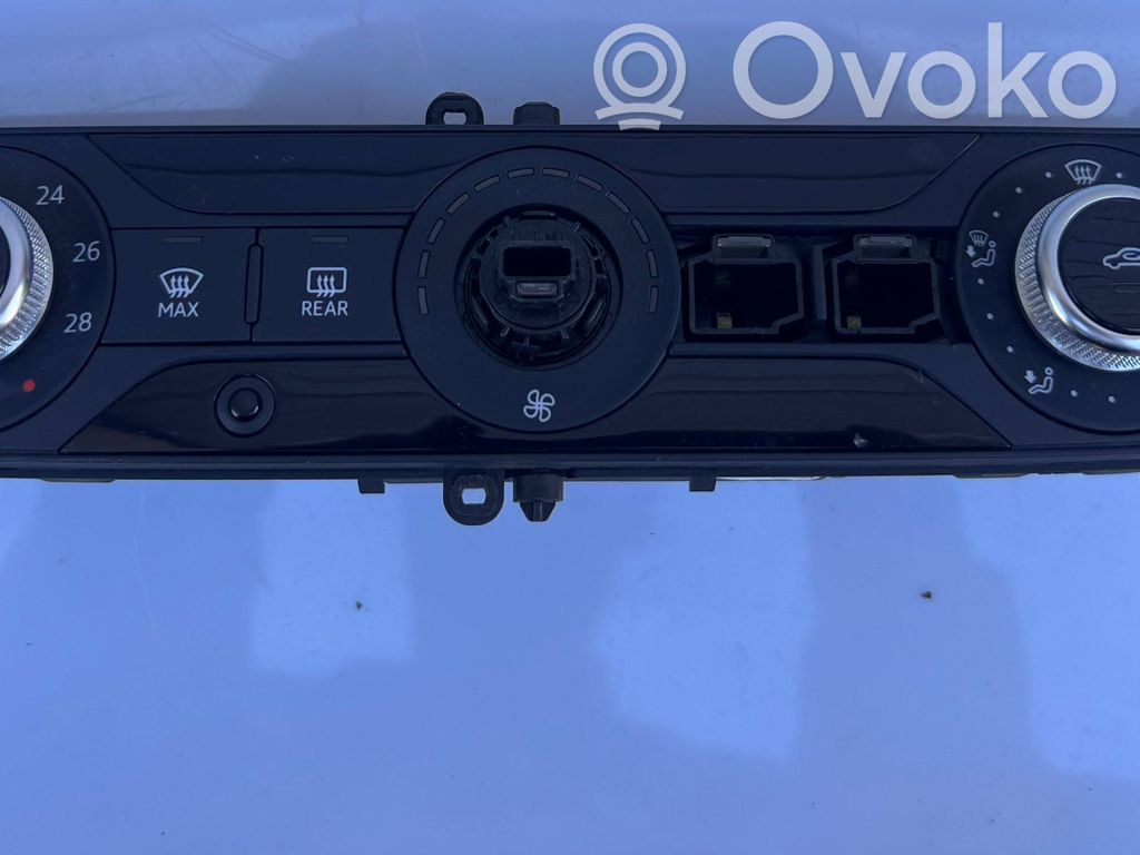 Climate control unit   8W0820043AM