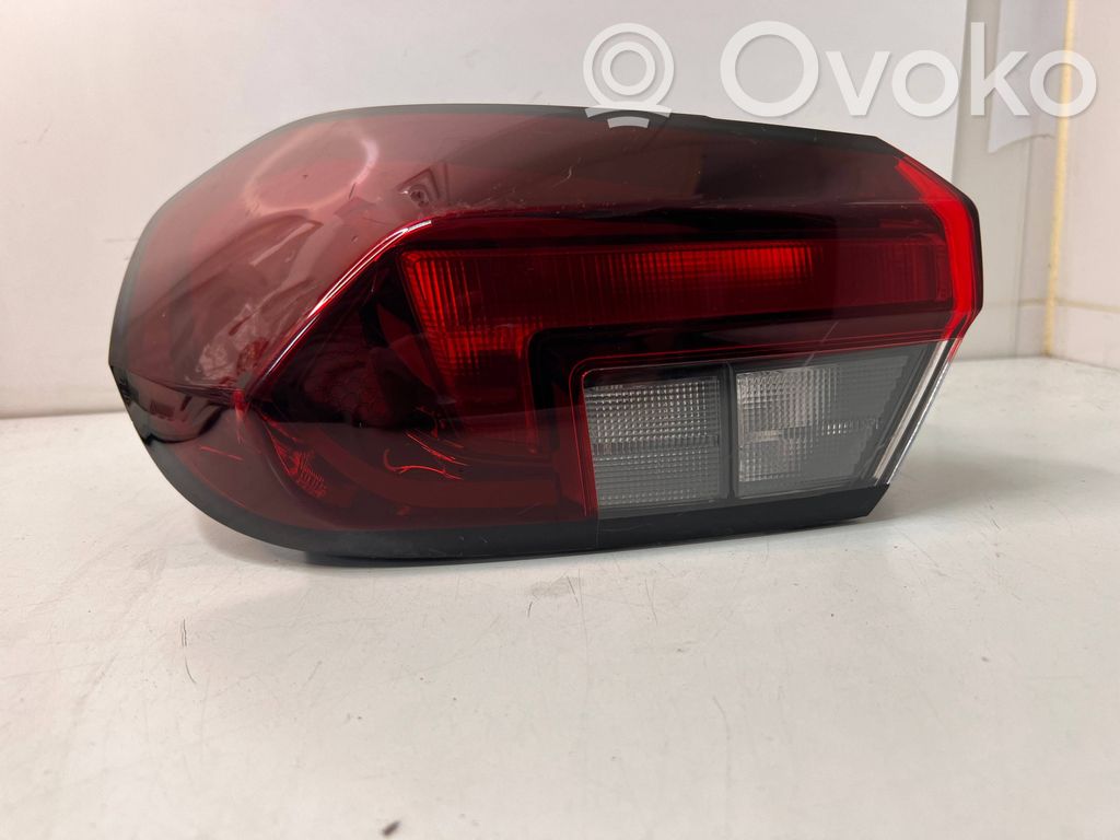 Opel Corsa F Aizmugurējais lukturis virsbūvē 