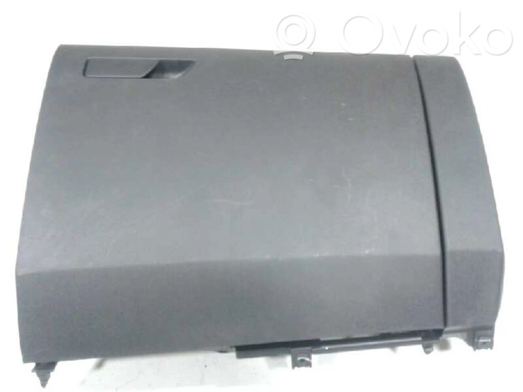 Guantera   5FB857095G