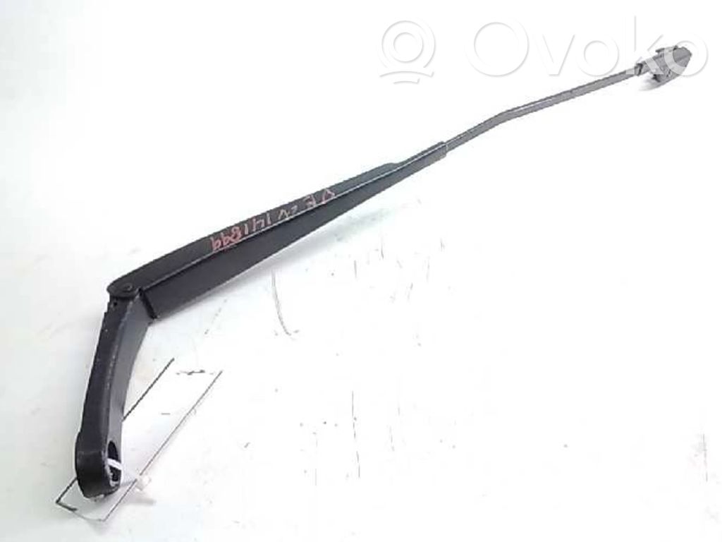 Front wiper blade arm