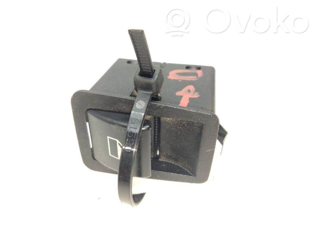 Interruptor del elevalunas eléctrico   8368921