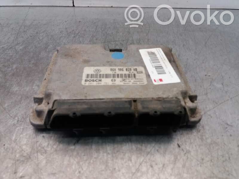 Engine control unit/module   06A906018AB,0261204721,26SA5261