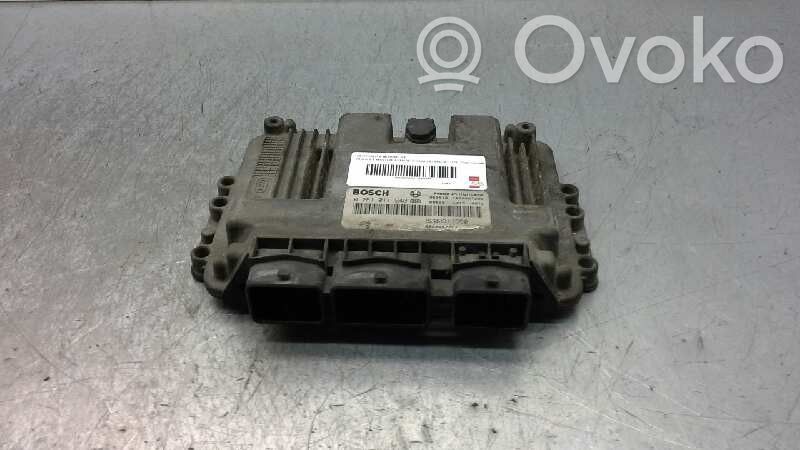 Unidad de control/módulo del motor   0281011940,8200311550,8200442263