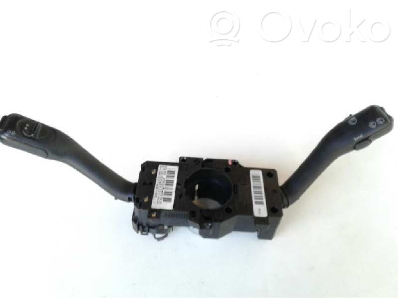 Audi A6 Allroad C5 Palanca de control del limpiaparabrisas 