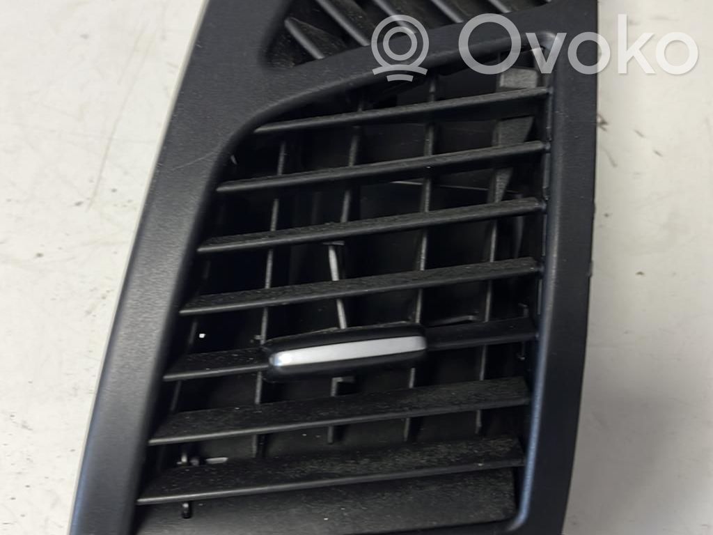 BMW 1 E81 E87 Moldura protectora de la rejilla de ventilación lateral del panel 